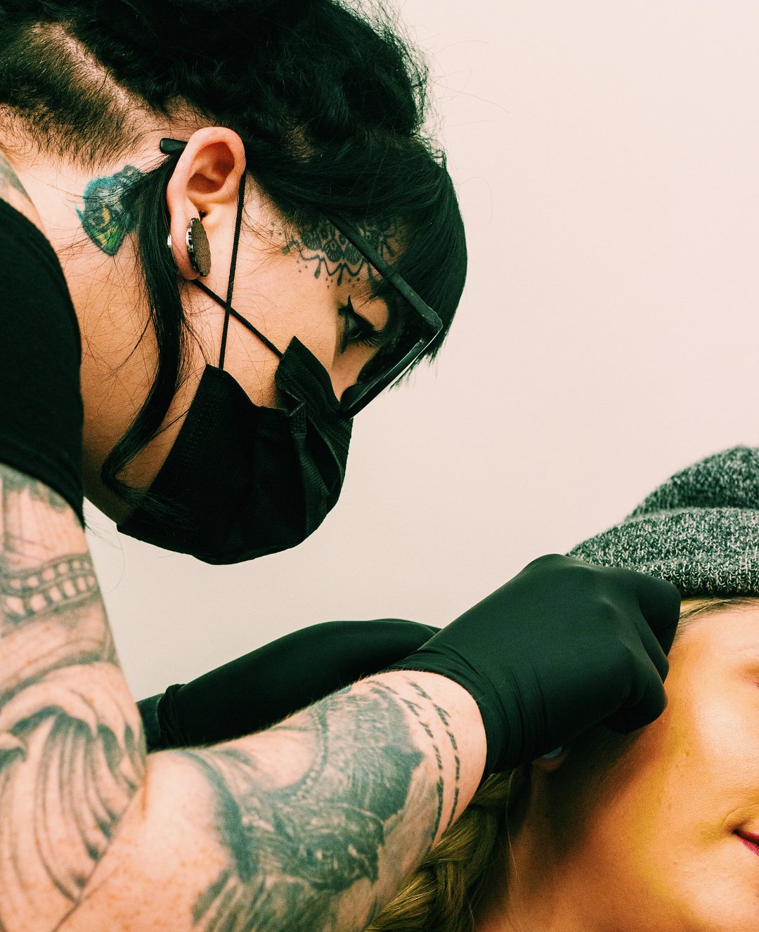 How to Recognize and Treat an Infected Ear Piercing