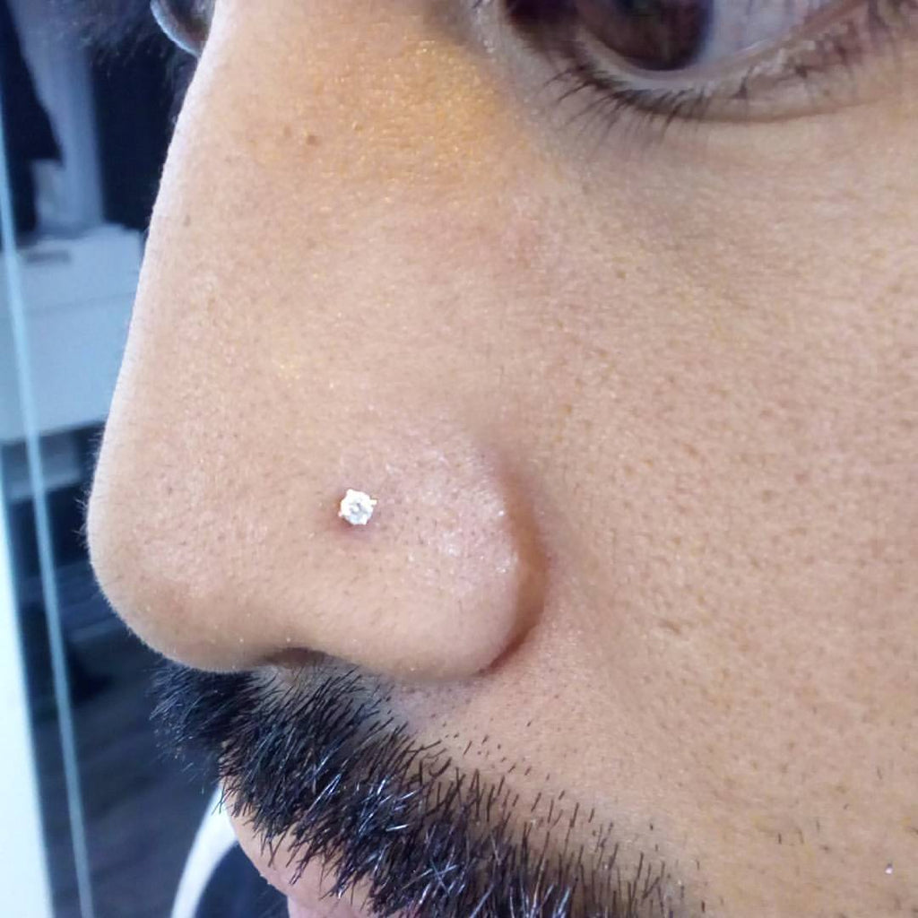 danielhowland did a little thing! Cute nose piercing on @meganfox #meganfox  #machinegunkelly #austintexas #atxpiercing #bodypiercing #ke... | Instagram