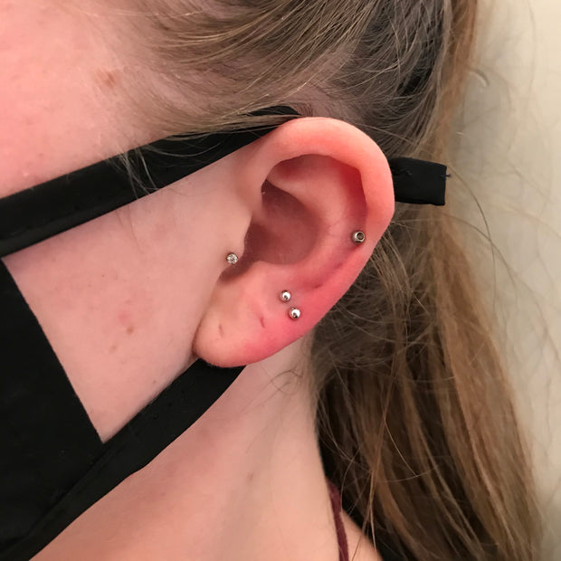 2 Ear Lobe Piercings 14y+ in Mississauga