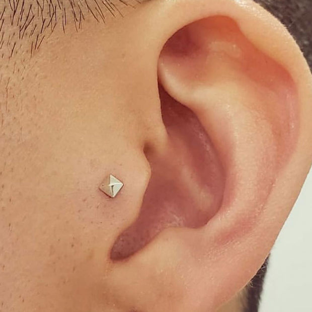 1 Tragus Piercing 16y+ in Mississauga